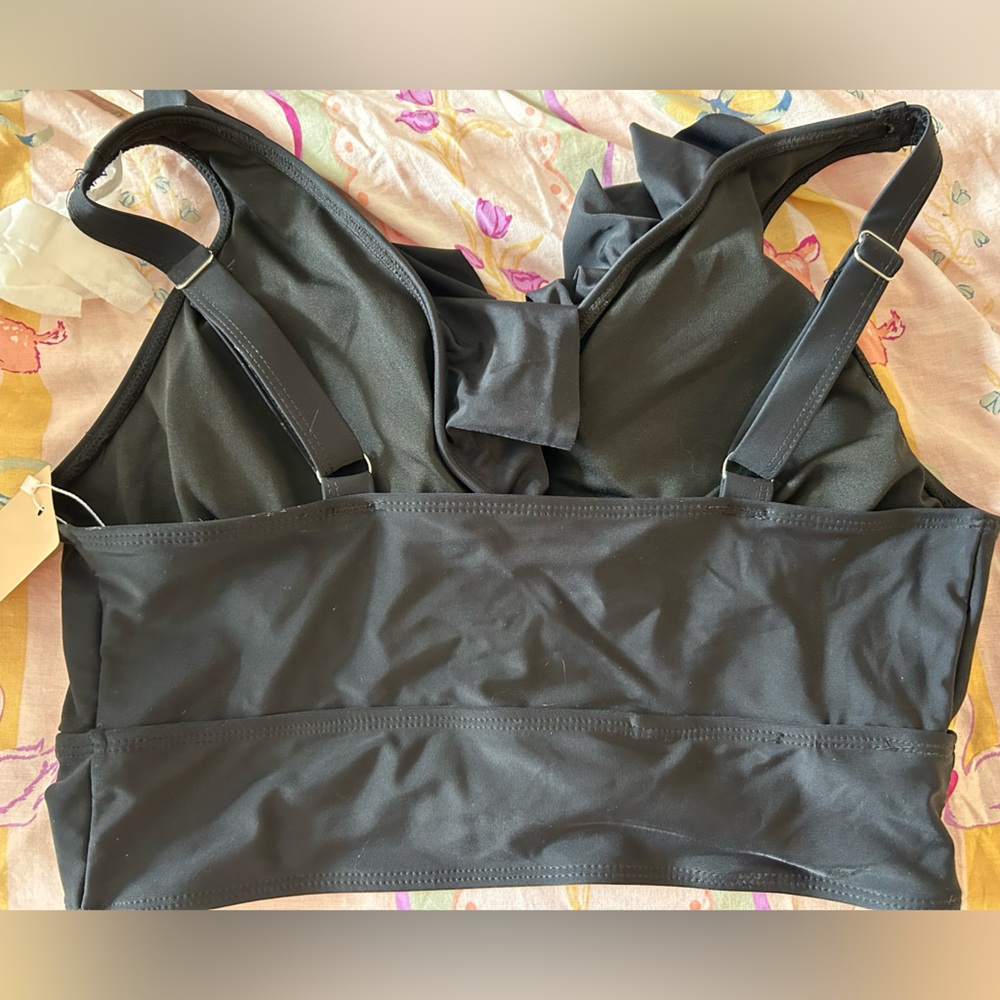BloomChic Black Ruffle Bikini Top NWT - Picture 2 of 3